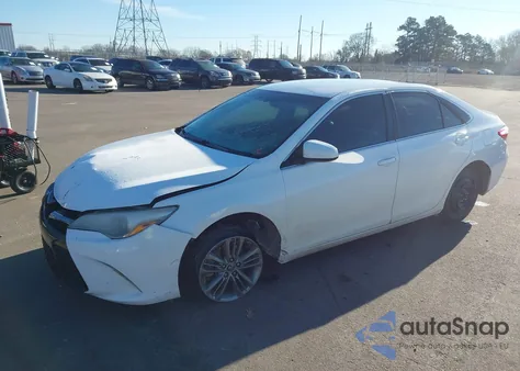 2015 Toyota Camry Se z USA, uszkodzony, nr VIN 4T1BF1FK4FU012056